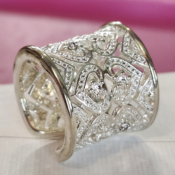 💍NEW &‎ BEAUTIFUL💍 Cuff Style Band Silver Ring Open Heart Design Size 9 - Picture 6 of 7